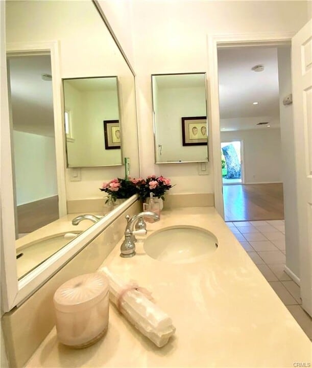 6155 Le Sage Ave in Los Angeles, CA - Building Photo