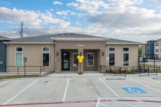 Lofts at Hartsook in Houston, TX - Foto de edificio - Building Photo