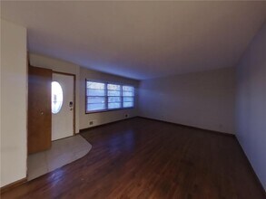 3733 Hillsboro Ave N in Minneapolis, MN - Building Photo - Building Photo