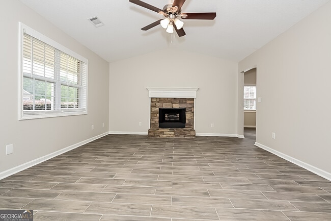 415 Princely Ct in Hampton, GA - Building Photo - Building Photo