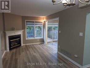 44 Mistleflower Ct in Richmond Hill, ON - Building Photo - Building Photo