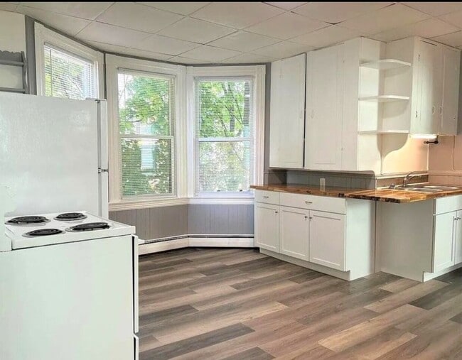 98 Blake St, Unit Apt 2