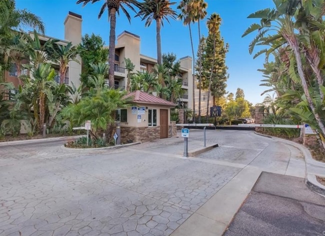 property at 21500 Burbank Blvd