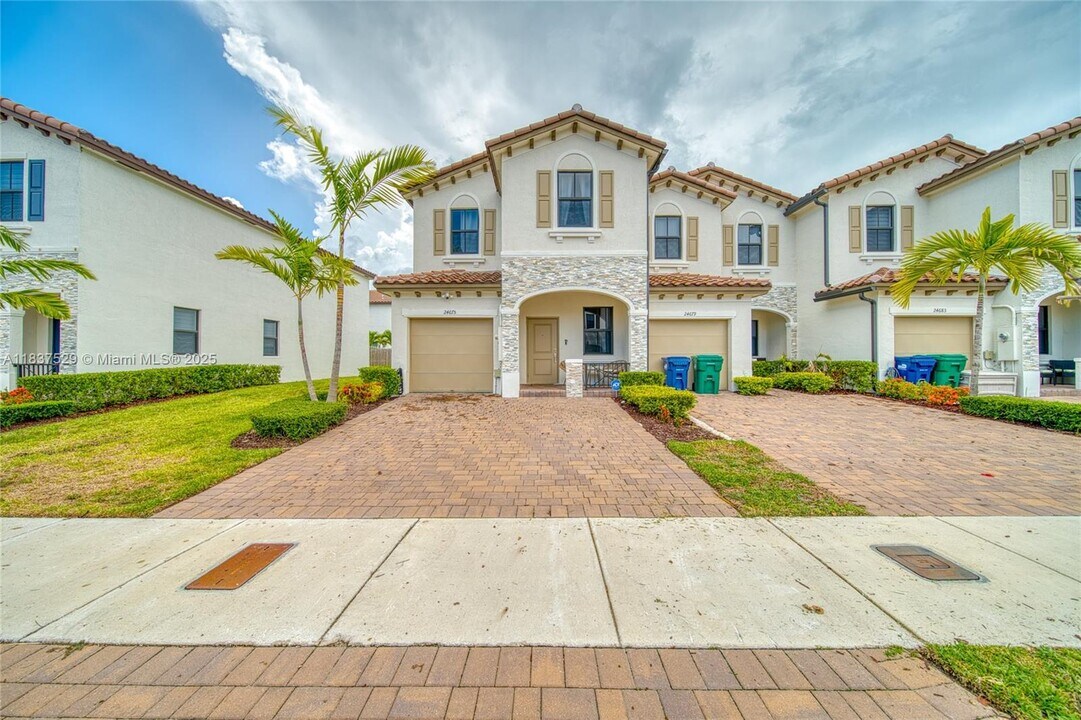 24675 SW 119th Pl in Homestead, FL - Building Photo