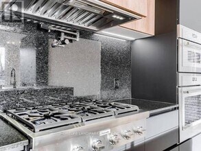 1356 Alexandra Ave in Mississauga, ON - Building Photo - Building Photo