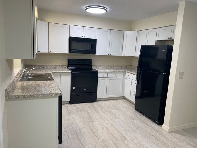 2385 Poinsettia Dr in Orange City, FL - Building Photo - Building Photo