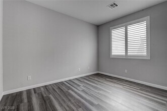 1040 Via Panfilo Ave in Henderson, NV - Building Photo - Building Photo