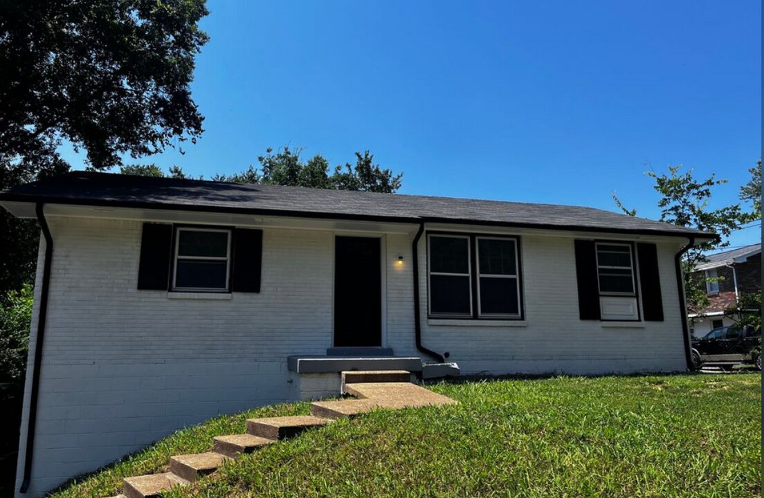 127 Cherokee Pl in Nashville, TN - Building Photo