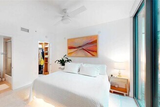 6000 Collins Ave, Unit 124 in Miami Beach, FL - Building Photo - Building Photo