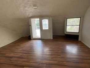 4013 Double Dome Rd in Austin, TX - Building Photo - Building Photo