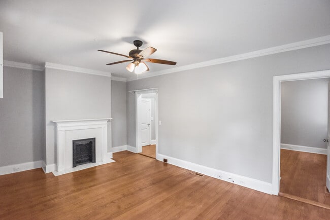 510 East Waldburg St, Unit A in Savannah, GA - Foto de edificio - Building Photo
