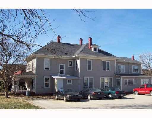 Leslie House Apartments in Siloam Springs, AR - Building Photo