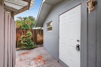 2500 SW 18th Terrace in Fort Lauderdale, FL - Building Photo - Building Photo