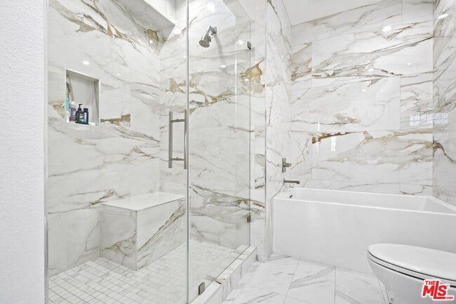 10627 Ashton Ave in Los Angeles, CA - Building Photo - Building Photo