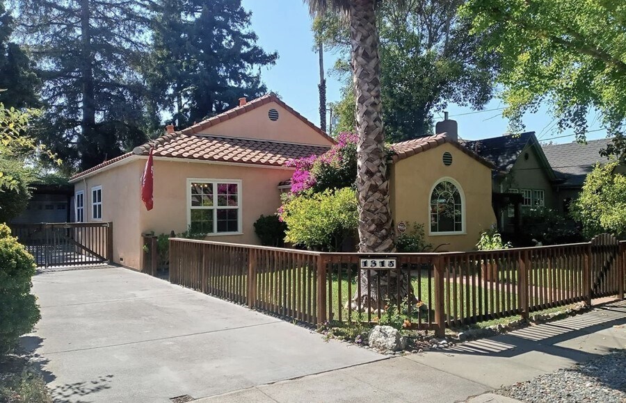 1315 Newport Ave in San Jose, CA - Foto de edificio