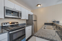 Country Creek Apartments in Glendale, AZ - Building Photo - Interior Photo