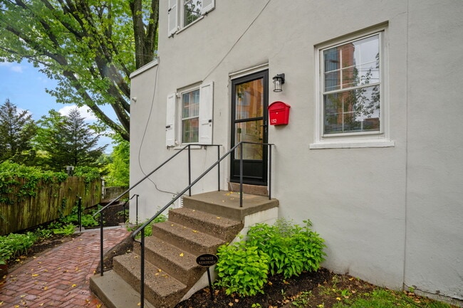 132 N Main St in Doylestown, PA - Building Photo - Building Photo