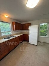 27 Lilac Ln in Troy, NY - Building Photo - Building Photo