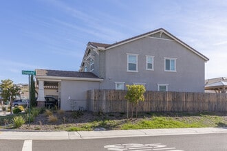 Soleil at Folsom Ranch in Folsom, CA - Building Photo - Building Photo