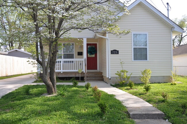 property at 721 Golfview Dr