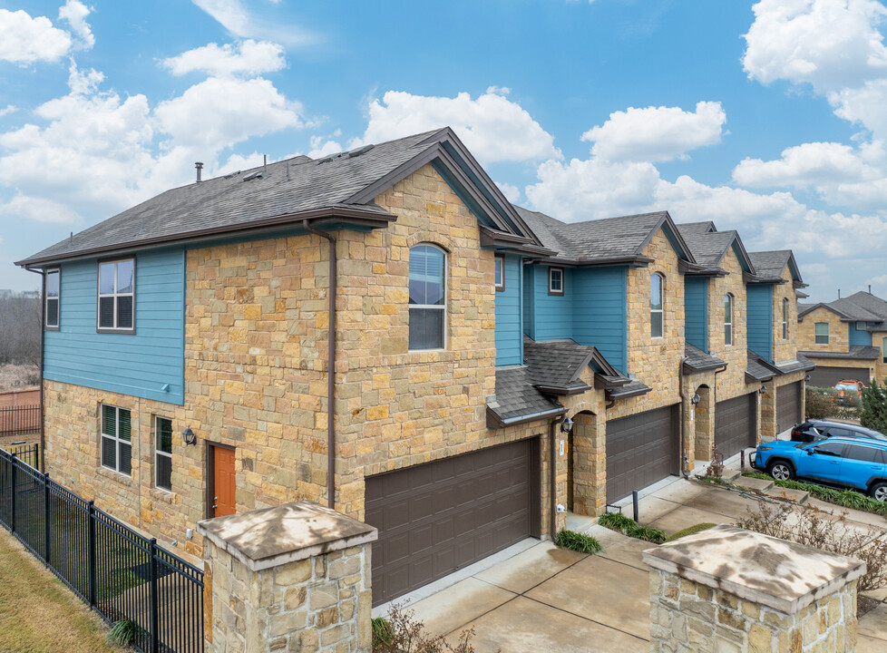 University Village Townhomes in Round Rock, TX - Building Photo