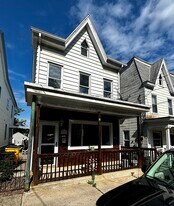 84 N Berne St in Schuylkill Haven, PA - Building Photo