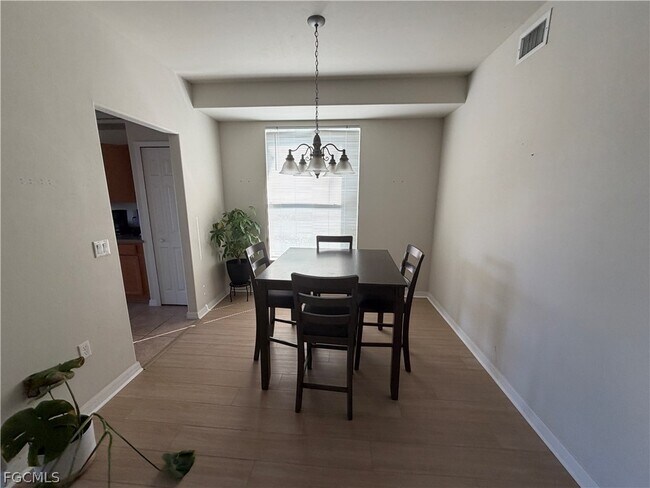 10339 Whispering Palms Dr in Ft. Myers, FL - Building Photo - Building Photo