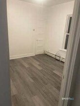 79 Chestnut St in Winchester, CT - Building Photo - Building Photo