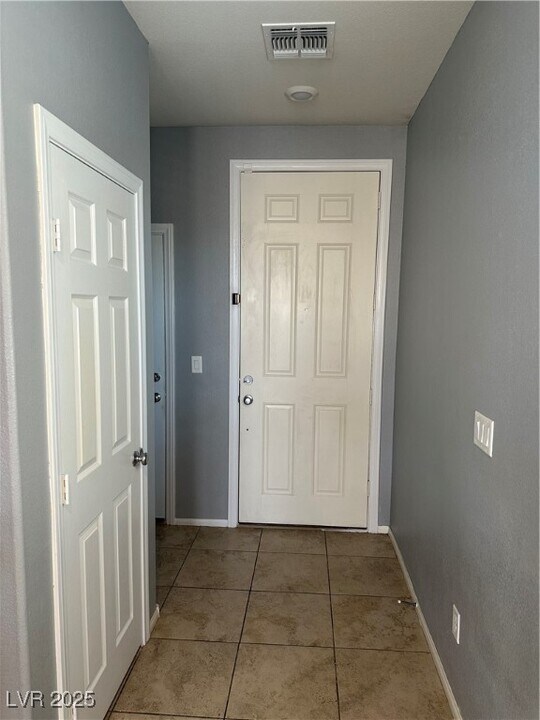 9611 Eamont River St in Las Vegas, NV - Building Photo