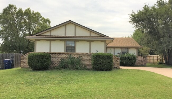 property at 2012 N Forest Park St