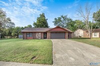 1905 Spanish Oaks Dr SE in Huntsville, AL - Building Photo - Building Photo