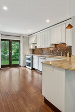 168 N Passaic Ave in Chatham, NJ - Building Photo - Building Photo