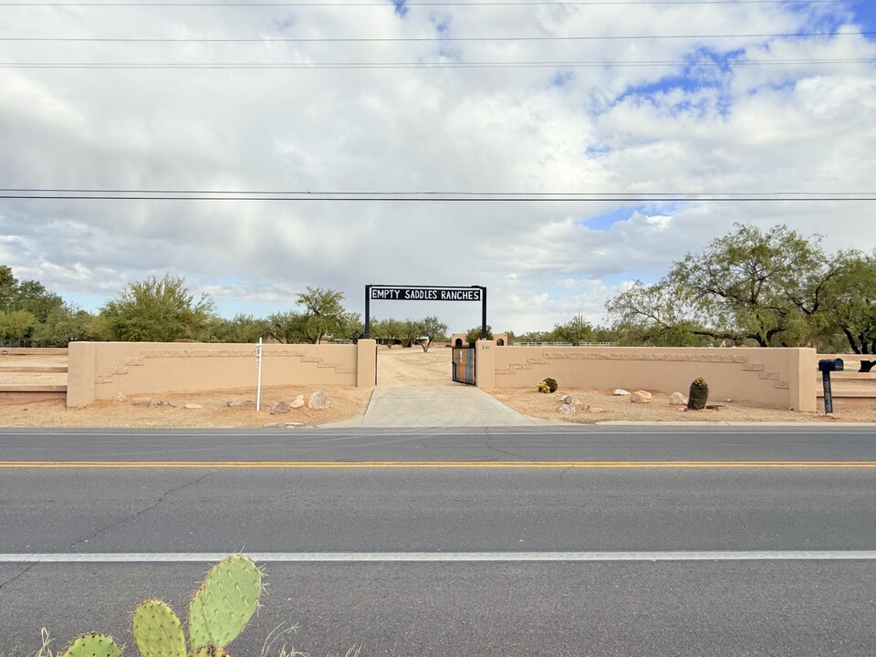 840 W Calle Concordia in Oro Valley, AZ - Foto de edificio