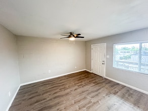 1110 E Highland Ave in Phoenix, AZ - Building Photo - Building Photo
