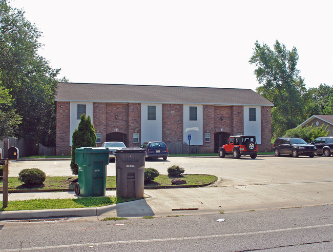 4473 S Johnson Rd in Springdale, AR - Foto de edificio - Building Photo