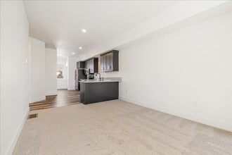 5856 SE 18th St in Gresham, OR - Building Photo - Building Photo