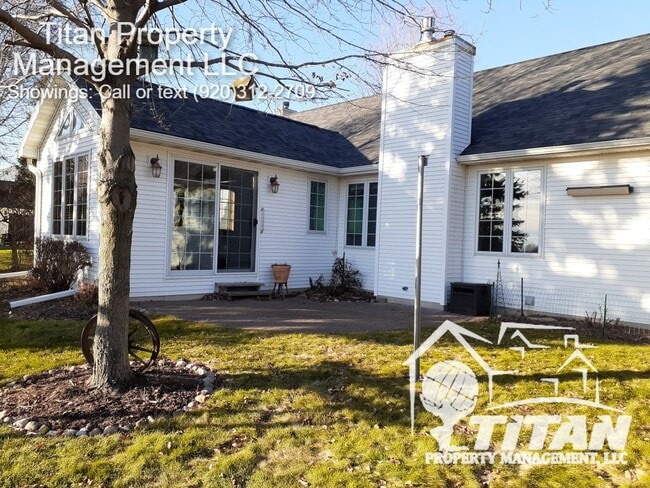 1701 E Wyndmere Dr in Appleton, WI - Building Photo - Building Photo