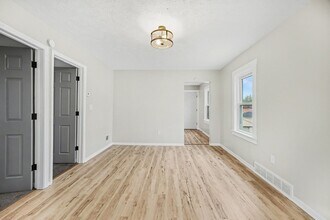 13620 Carrington Ave in Cleveland, OH - Building Photo - Building Photo