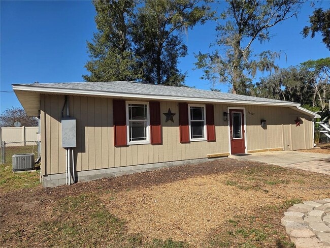 36627 Eiland Blvd in Zephyrhills, FL - Building Photo - Building Photo