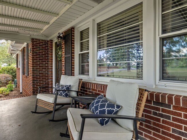 2301 Locust Hill Rd in Greer, SC - Building Photo - Building Photo