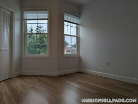 38 Regent St in Boston, MA - Building Photo