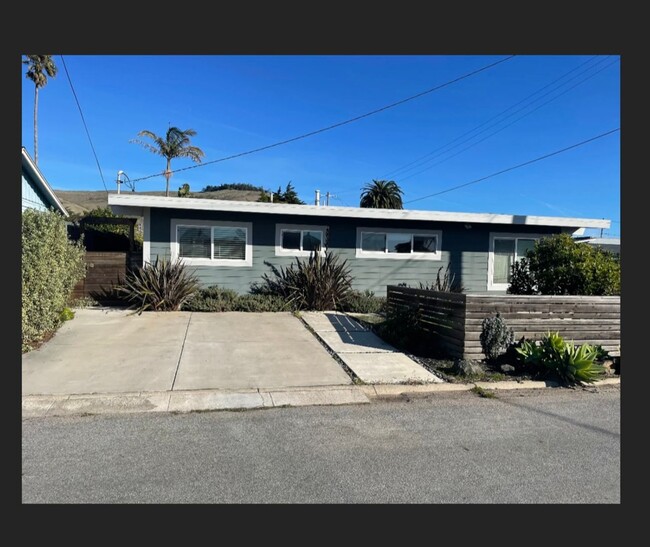 3011 Coral Ave in Morro Bay, CA - Building Photo - Building Photo