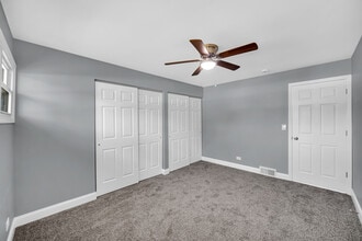 8013 Monaldi Dr in Munster, IN - Building Photo - Building Photo