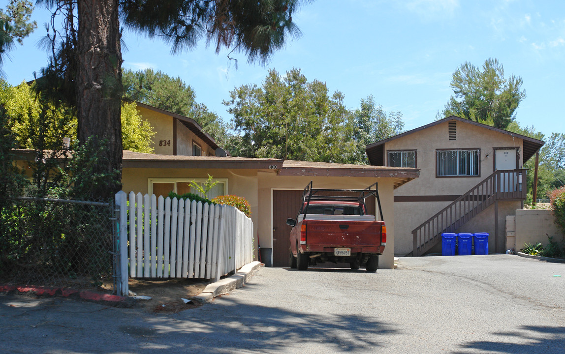 834 Sinkler Way in Vista, CA - Building Photo