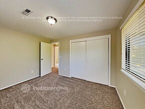 8102 64th St Ct W in Tacoma, WA - Foto de edificio - Building Photo