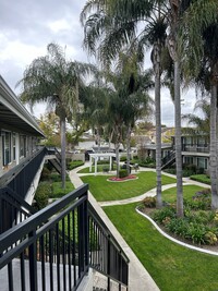 Friendly Hills Villas in Whittier, CA - Foto de edificio - Building Photo