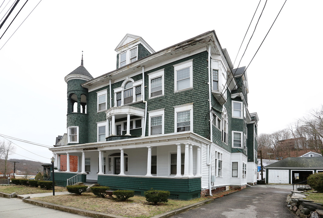 The Huntington in Norwich, CT - Building Photo