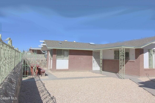 property at 614 Marr St