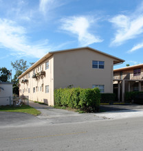 2830 Fillmore St in Hollywood, FL - Building Photo - Building Photo