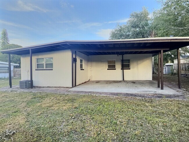 102 Quintard Ave in Orlando, FL - Building Photo - Building Photo